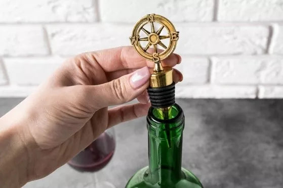 Vyno butelio kamštis "Kompasas"