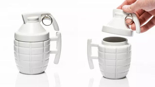 Baltas puodelis su dangteliu "Granata", baltas