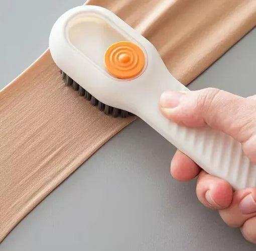 Batų Ir Drabužių Valymo Šepetys Su Skysčio Talpa