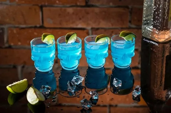 Kaukolės formos taurelės, 4 vnt