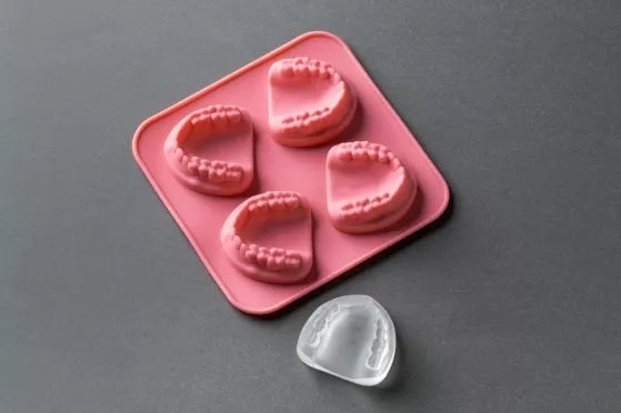 Ledukų šaldymo forma "Dantys"