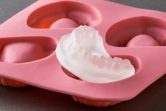 Ledukų šaldymo forma "Dantys"