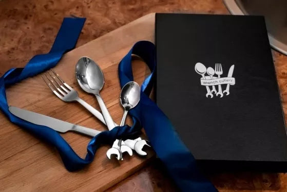 Nerūdijančio plieno stalo įrankių komplektas "Veržliaraktis", 4 vnt