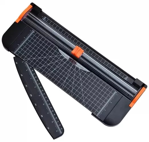 Popieriaus Pjaustytuvas, Juodas