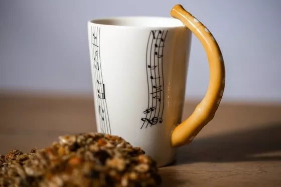 Puodelis su fleitos formos rankena, 250 ml