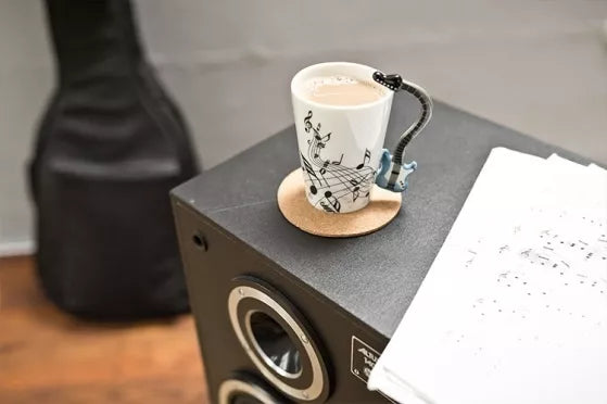 Puodelis su mėlynos gitaros formos rankena, 250 ml