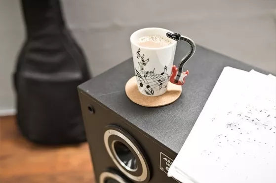 Puodelis su raudonos gitaros formos rankena, 250 ml