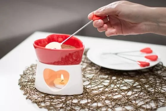 Širdelės formos indas skirtas fondiu gamybai