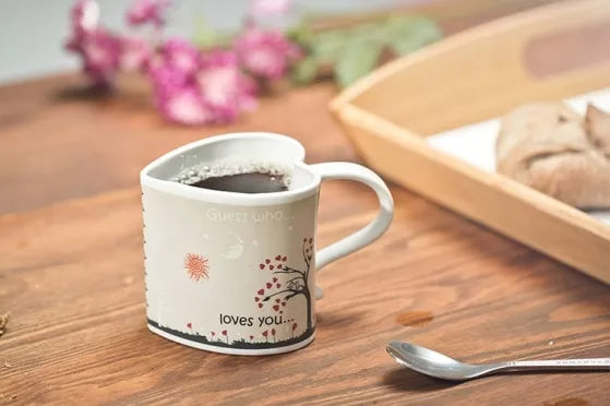 Širdelės formos, spalvą keičiantis "Meilės" puodelis, 330 ml