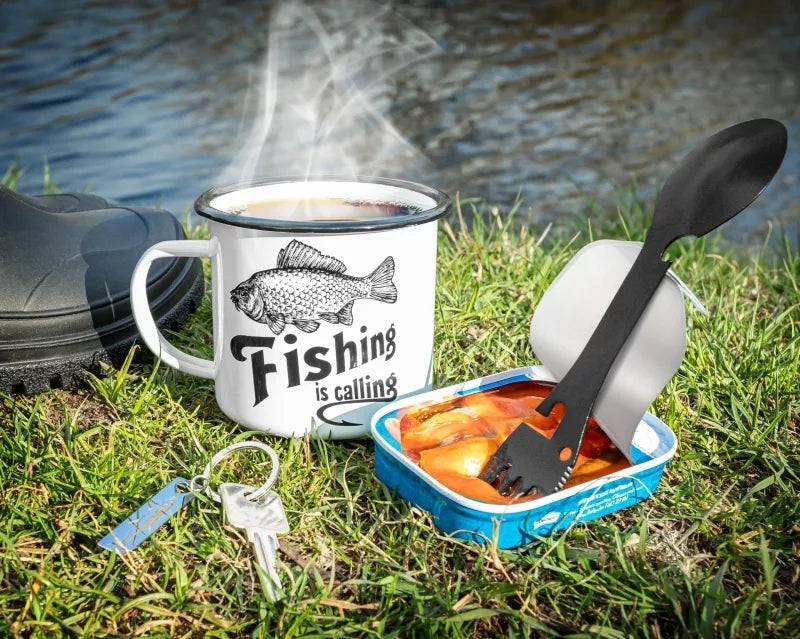 Žvejo Rinkinys - Emalinis Puodelis + Įrankis + Rakto Pakabukas