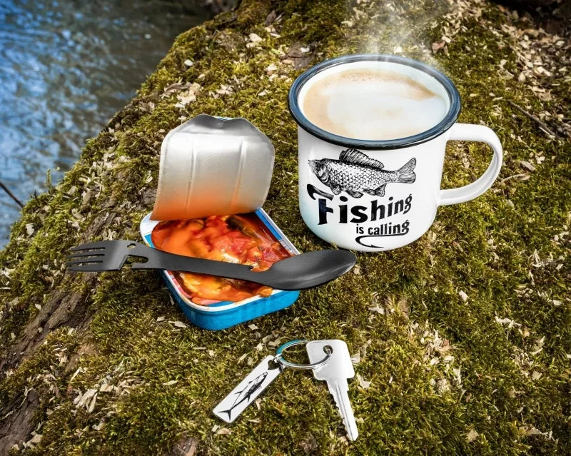 Žvejo Rinkinys - Emalinis Puodelis + Įrankis + Rakto Pakabukas
